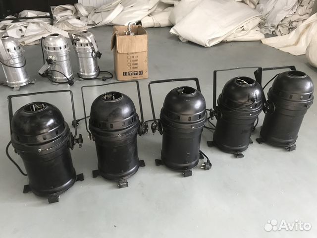 Световое оборудование для сцены