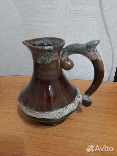 Кувшины и ваза