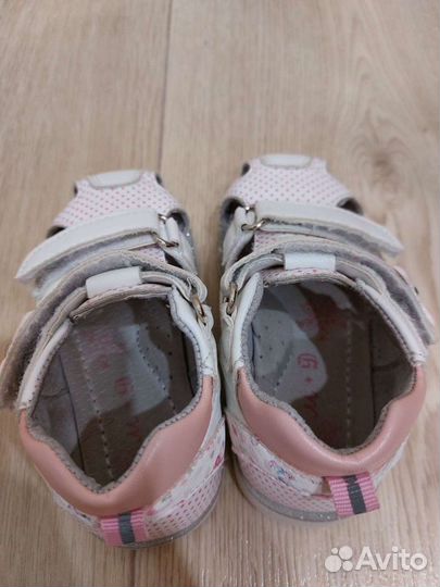 Сандали для девочки