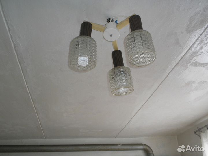 Люстры, лампа, фонарь