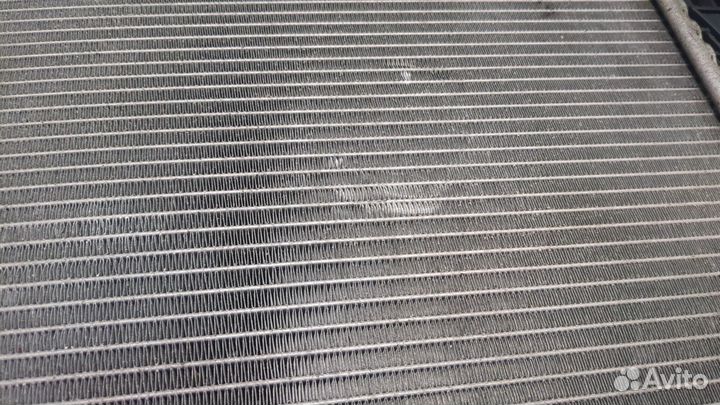 Радиатор охлаждения двигателя Audi Q5, 2010