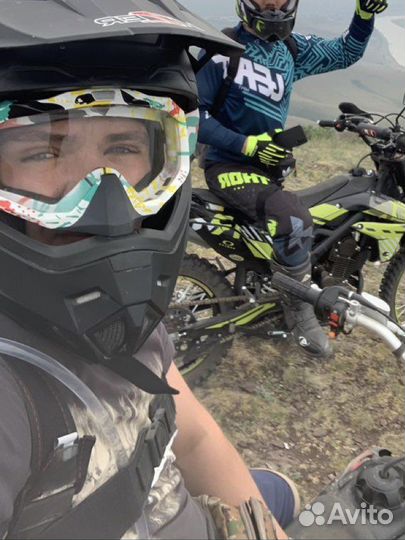 Шлем черный для мотокросса мотошлем hizer dot