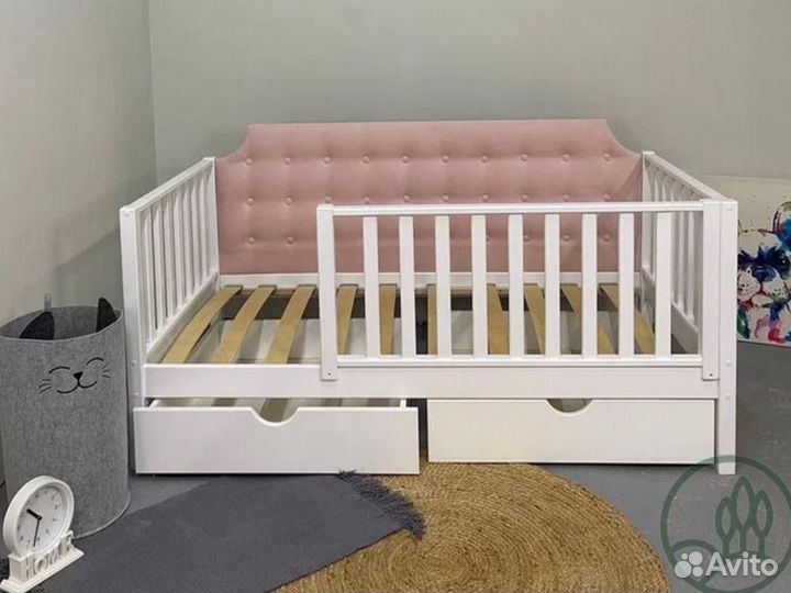 Детская кровать Классика с мягкой спинкой и бортом