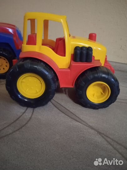 Большой грузовик, трактор