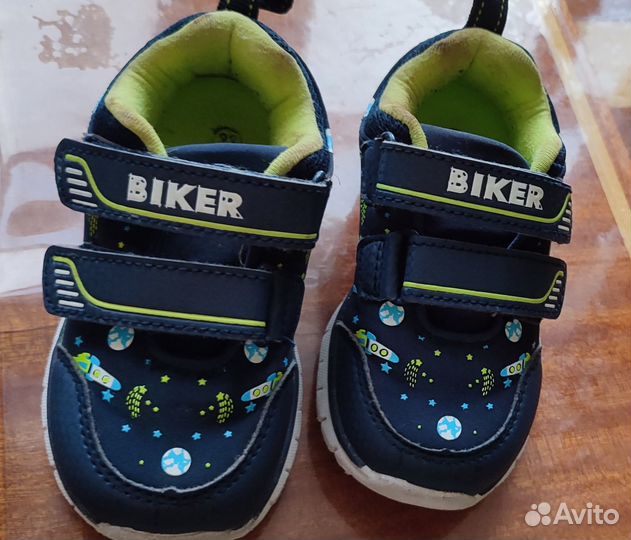 Продам кроссовки