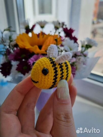 Пчела вязаная