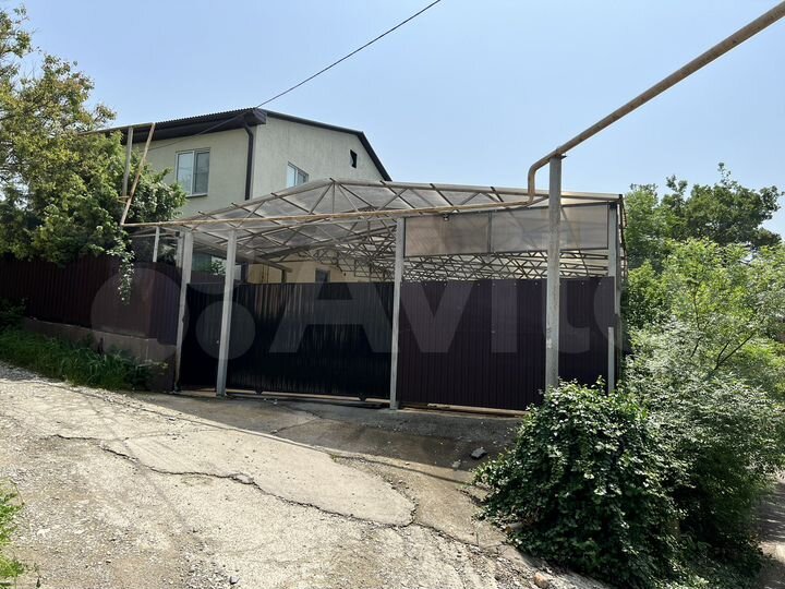 Дом 197,1 м² на участке 6,7 га