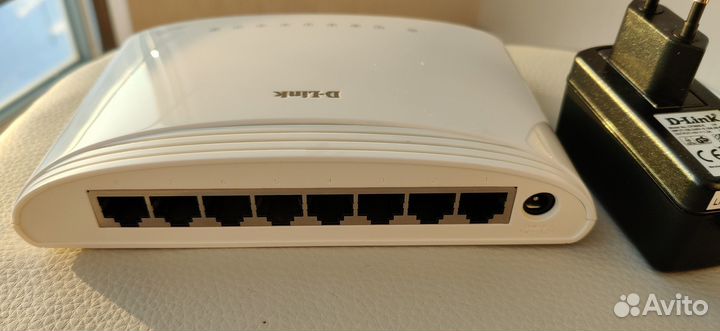 Коммутатор D-Link DGS-1008D