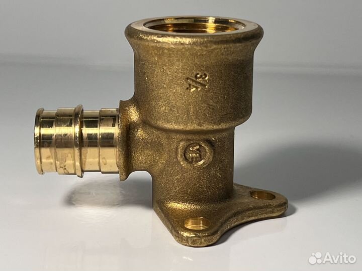 Giacomini Водорозетка вн 20х3/4