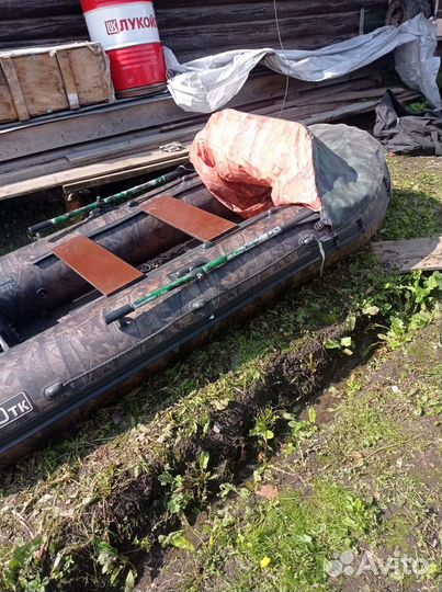 Надувная лодка Pelican 300 с мотором