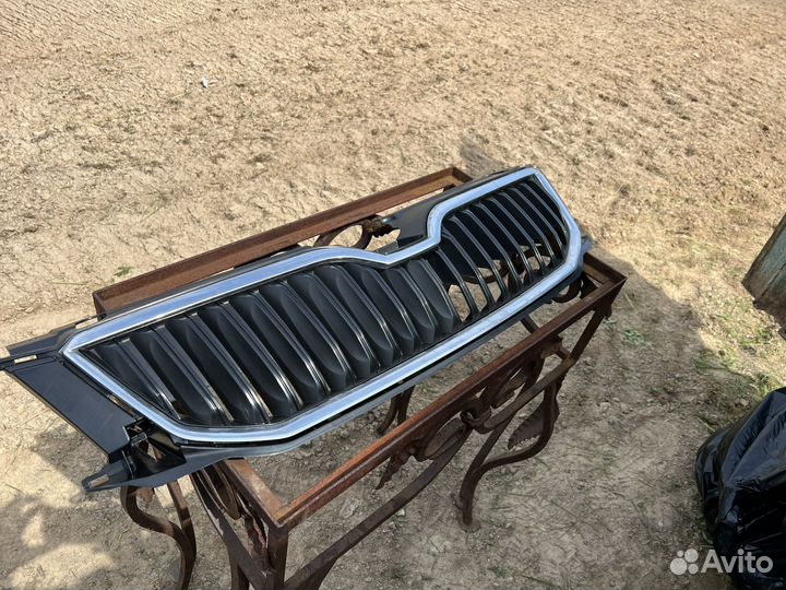 Решетка радиатора Skoda Octavia A7