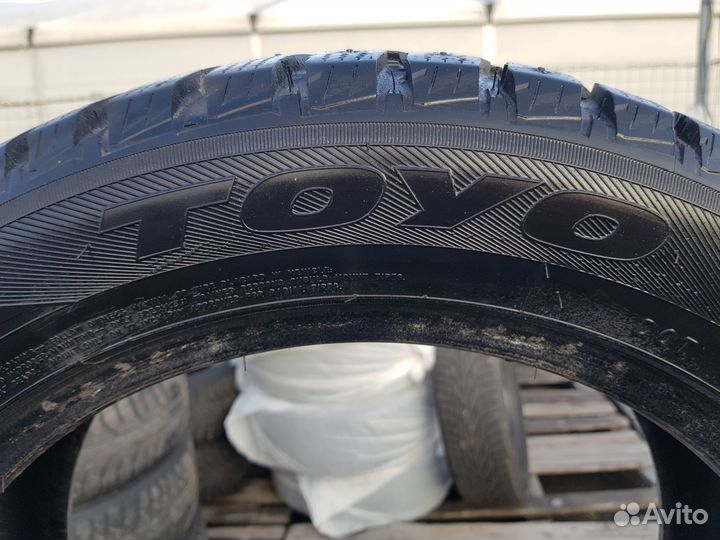 Toyo Observe G3-Ice 215/55 R17