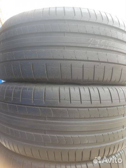 Pirelli P Zero PZ4 275/45 R21 и 315/40 R21 107Y