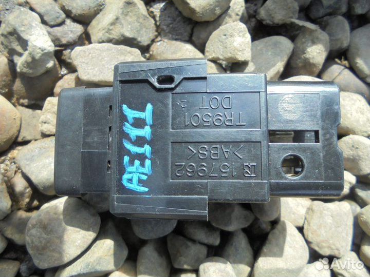 Кнопка аварийки Toyota Corolla Spacio AE111 4A-FE