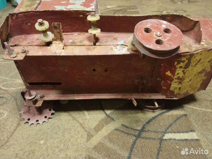 Игрушка трактор