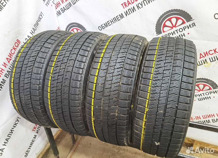 Bridgestone Blizzak VRX 215/45 R17 98Y