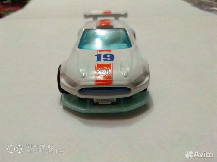 Машинка хот вилс hot wheels