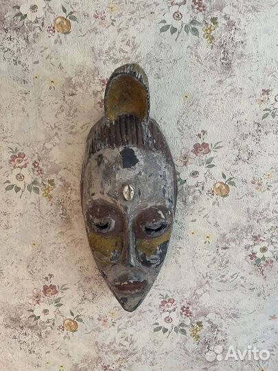 Африканская маска и статуэтки