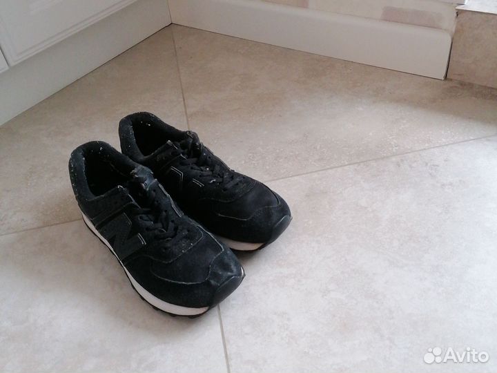 Кроссовки женские