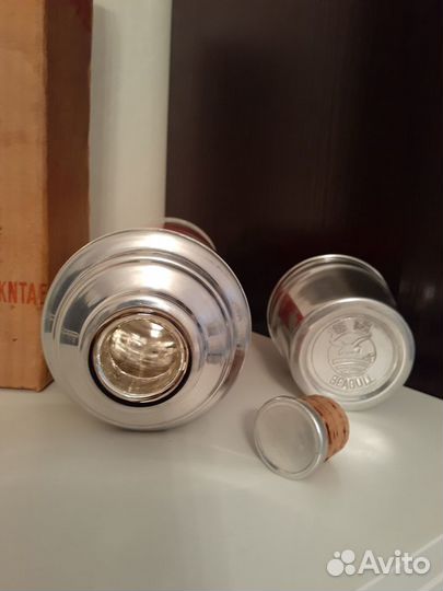 Новый китайский термос 1 л.со стеклянной колбой