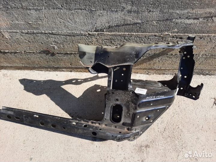 Левая часть телевизра Тoyota Land Cruiser 200