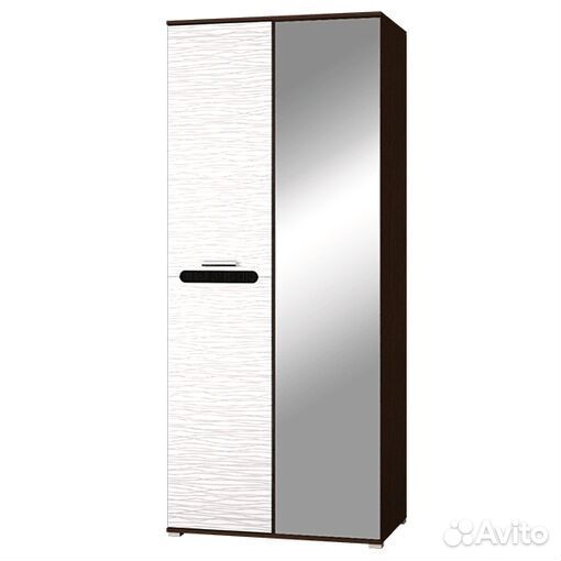 Темный шкаф