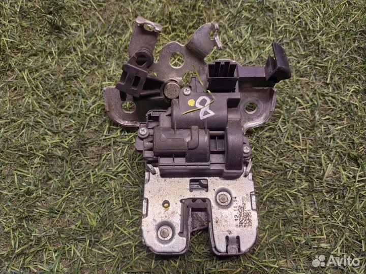 Замок багажника Volkswagen Jetta