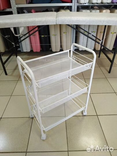 Кушетка и тележка