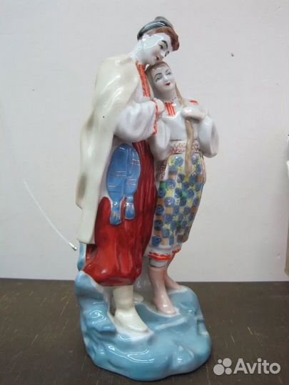 Фарфоровая статуэтка мальчик с собакой СССР