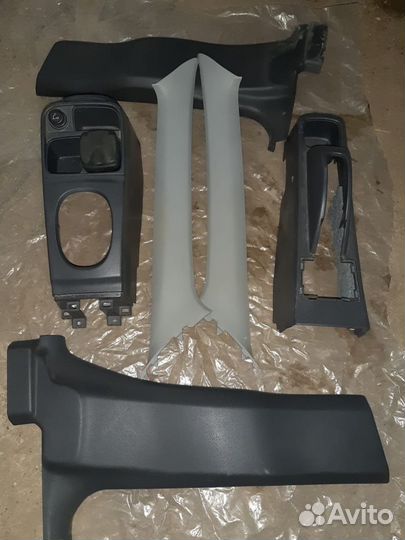 Пластик салона Suzuki ignis 2008
