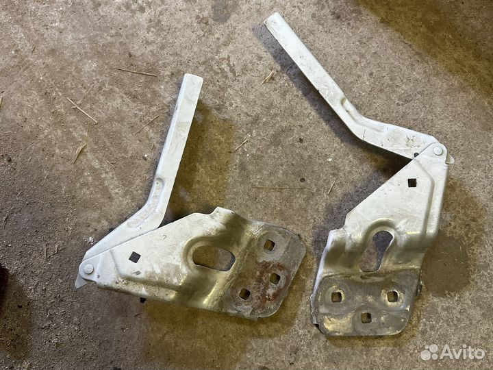 Volkswagen touareg петли капота