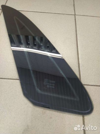 Форточка левая Приора