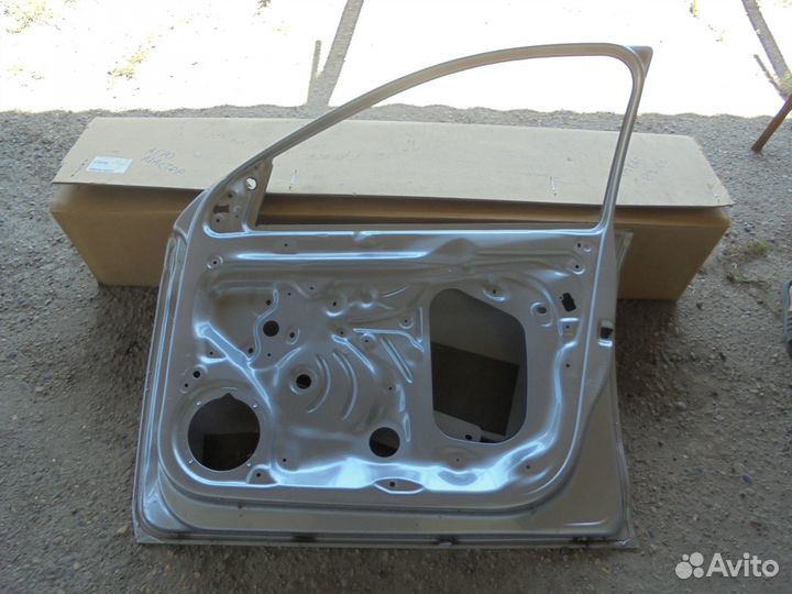 Дверь передняя правая Skoda Rapid Vw Polo 6