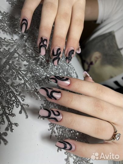 Наращивание ногтей, педикюр