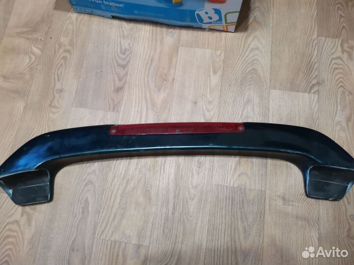 Спойлер на заднюю дверь Toyota rav 4 (2000-2005)