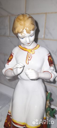 Фарфоровые статуэтки СССР гадание на ромашке