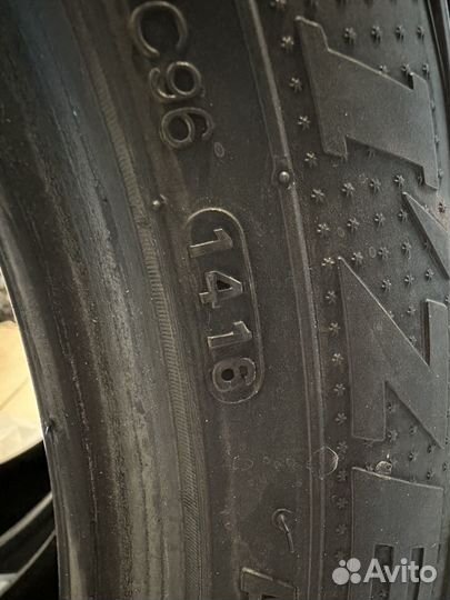 Kumho I'Zen KW27 245/45 R18 100V