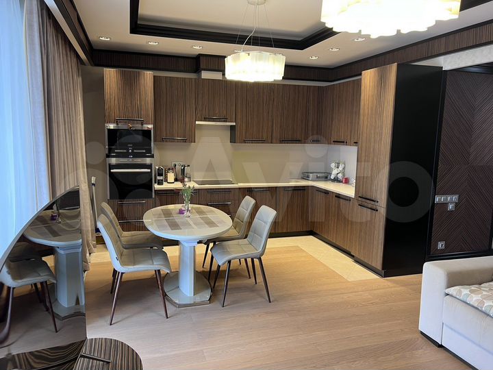 3-к. квартира, 100 м², 4/6 эт.