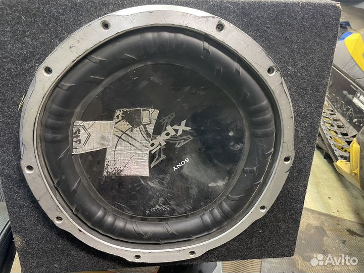 Автомобильный сабвуфер