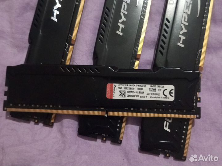 Плашки оперативной памяти на 16 Гб (одна 4 Гб)