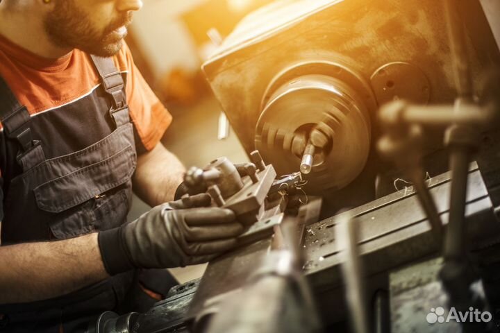 Токарь расточник