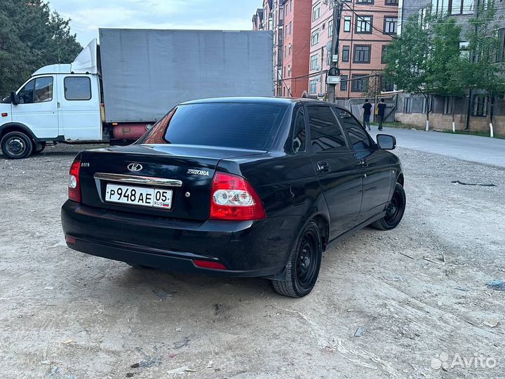 Капот на LADA priora 1