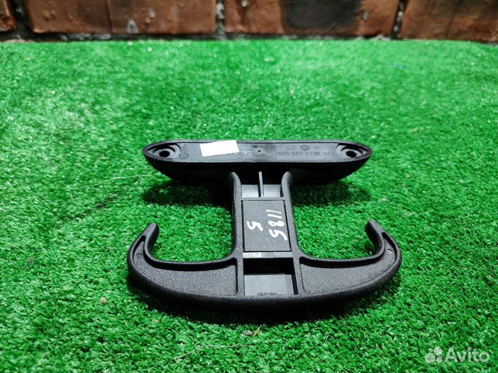 Крючок в багажнике Skoda Octavia A5