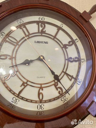 Часы настенные кварцевые 