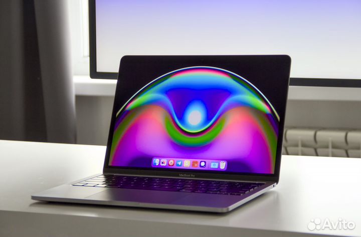 MacBook Pro 13 M1 (8 / 256)