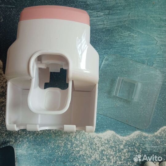 Дозатор для зубной пасты