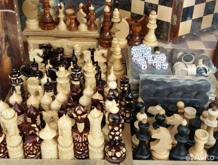Шахматные фигуры кубики зарики четки