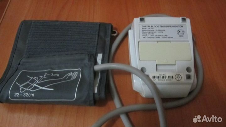 Тонометр-бренд-AND-Япония-полу-автомат-не рабочий