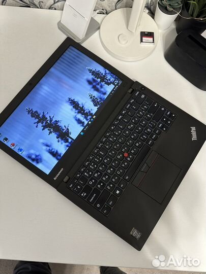 ThinkPad X250 (12.5/Core i5-5300U/8гб/SSD 512гб)