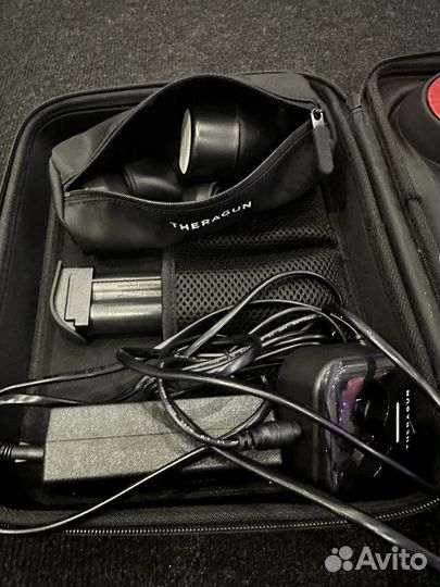 Перкуссионный массажер theragun